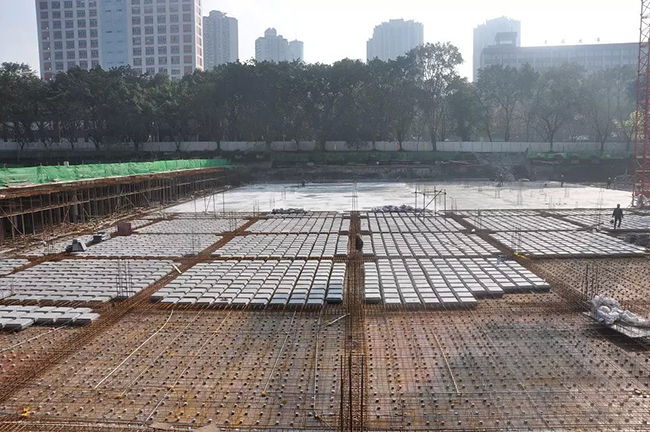 空心楼盖混凝土浇筑！.jpg